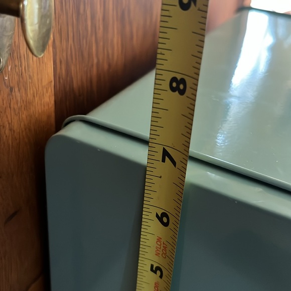 Metal Bread Box - Picture 3 of 6